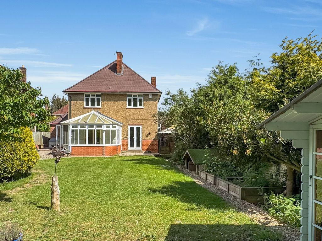 Additional image 2 of 3 bed detached house for saleHighfield Avenue, Aldershot GU11