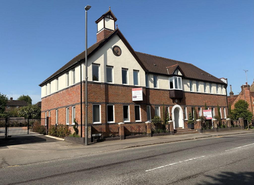 Additional image 2 of 3 bed flat for saleMandeville House, The Broadway, Old Amersham HP7