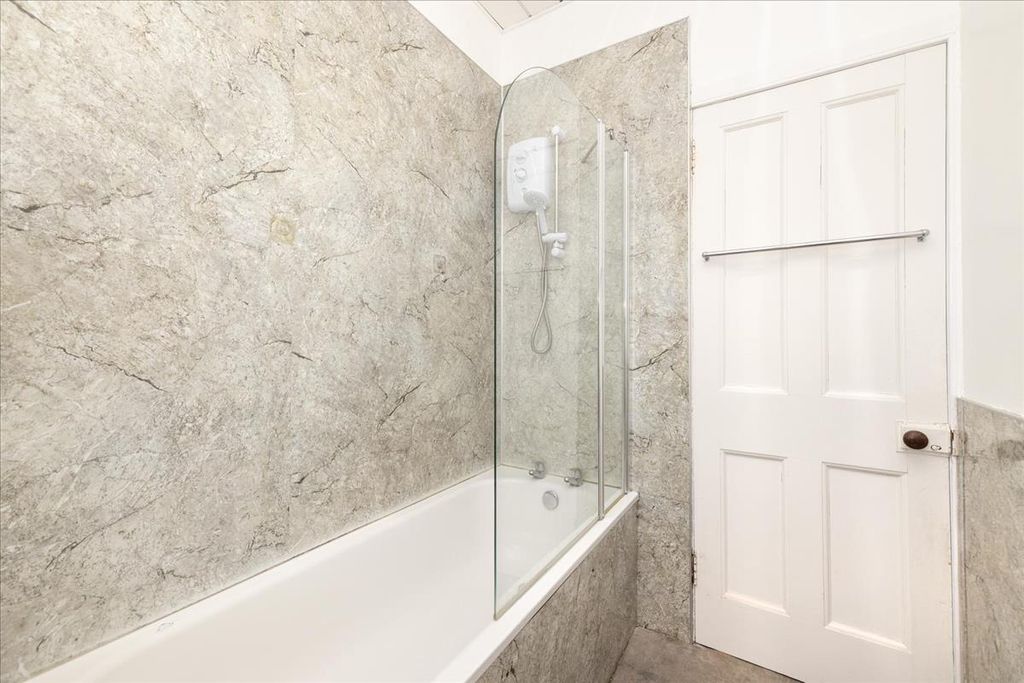 Additional image 16 of 3 bed flat for sale13 Park Crescent, Edinburgh EH16