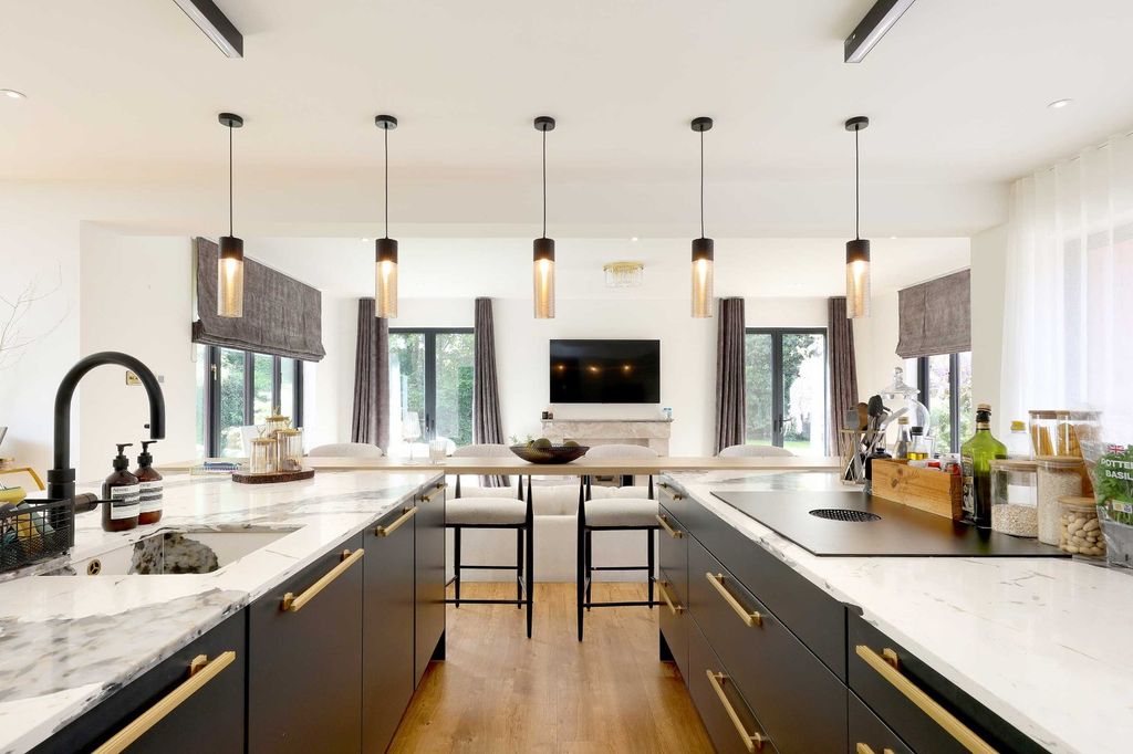Additional image 3 of 6 bed detached house for salePenn Road, Knotty Green, Beaconsfield, Buckinghamshire HP9