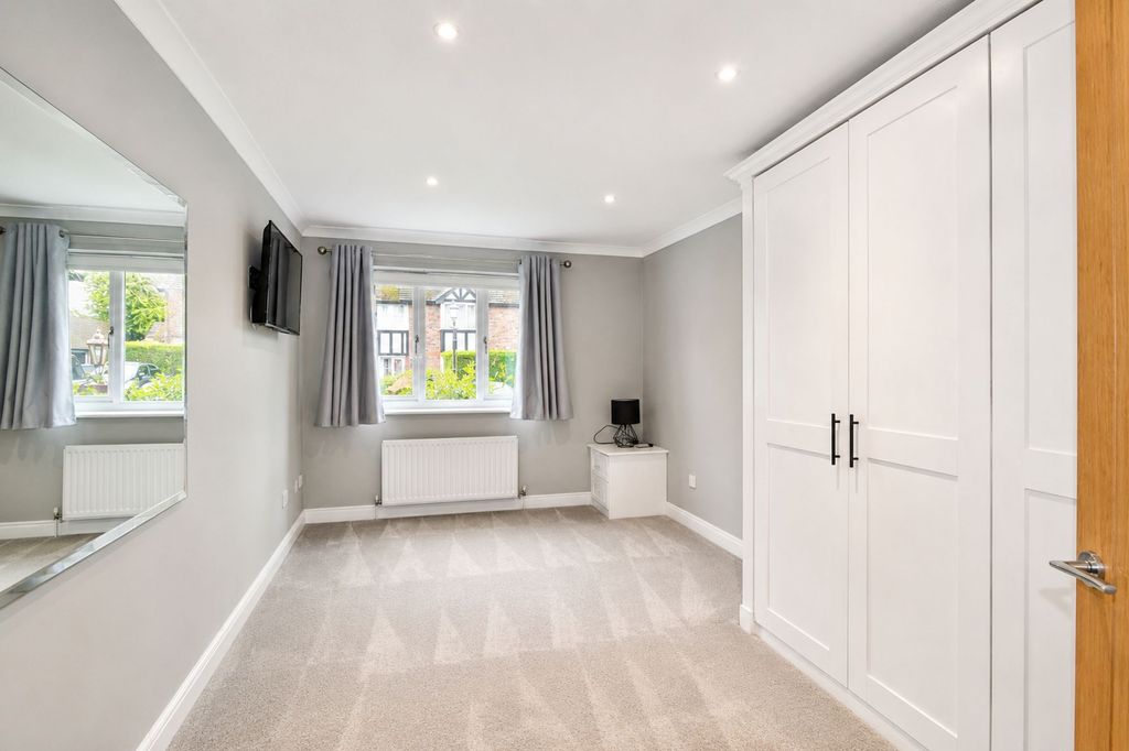 Additional image 7 of 2 bed flat for saleHeyes Lane, Alderley Edge SK9