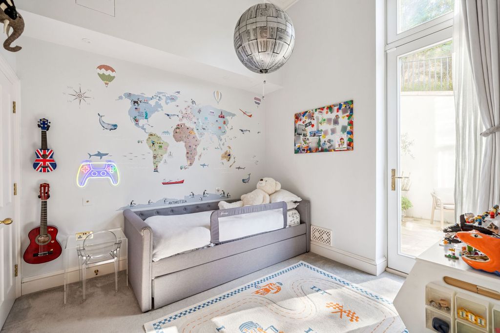 Additional image 12 of 3 bed flat for saleWilloughby Lane, Bromley BR1