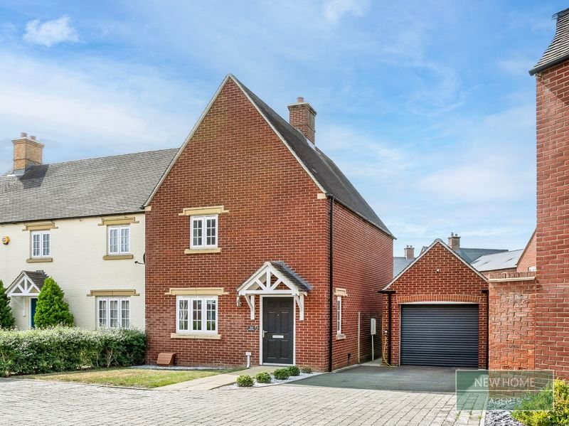 3 bed semi-detached house for saleOrion Drive, Brackley NN13