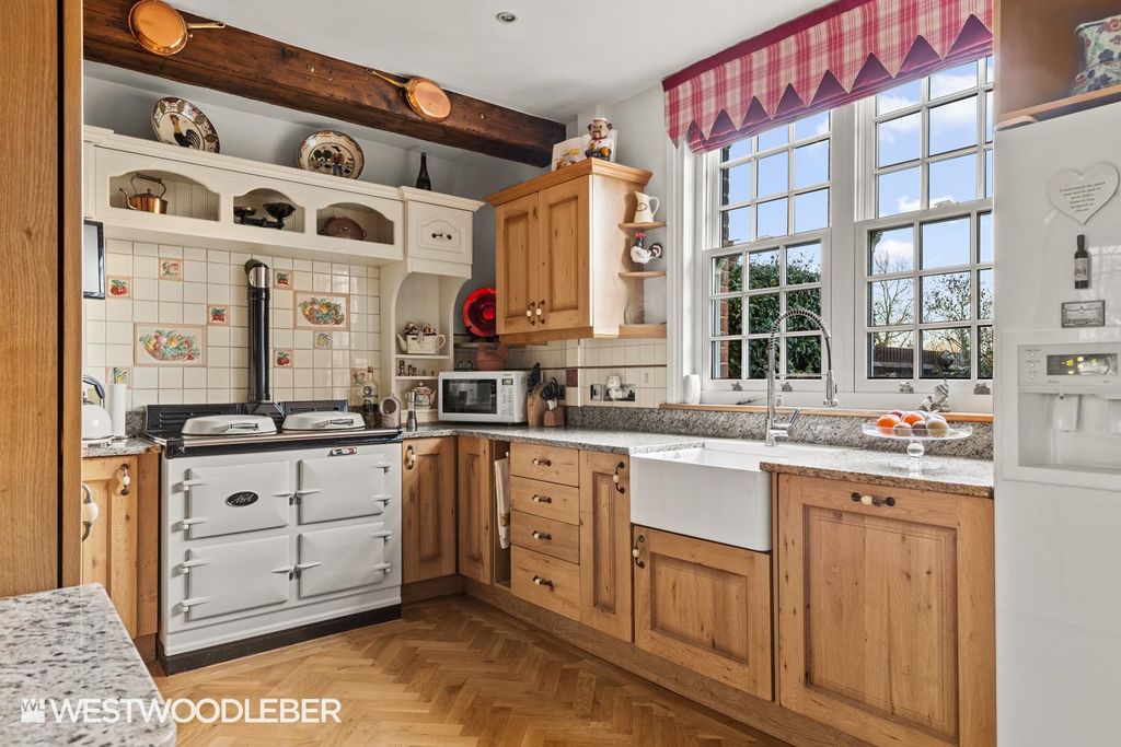 Additional image 7 of 4 bed detached house for saleStation Road, Broxbourne EN10