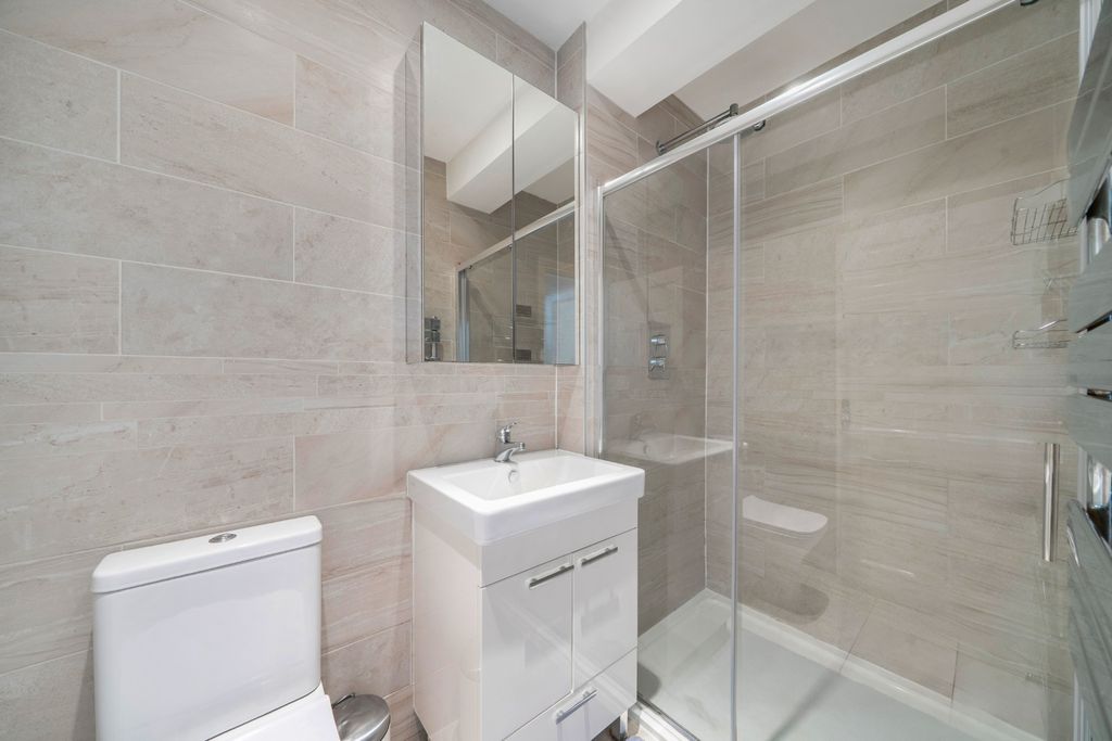 Additional image 10 of 5 bed semi-detached house for saleSandhurst Road, Bexley, Kent DA5