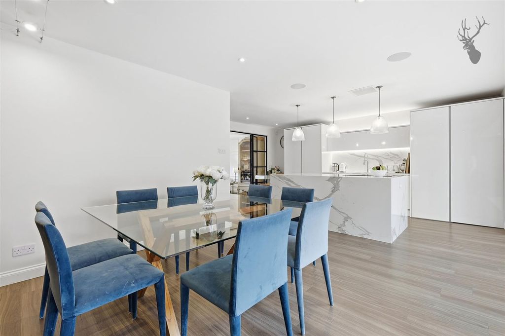 Additional image 12 of 4 bed detached house for saleRussell Road, Buckhurst Hill IG9
