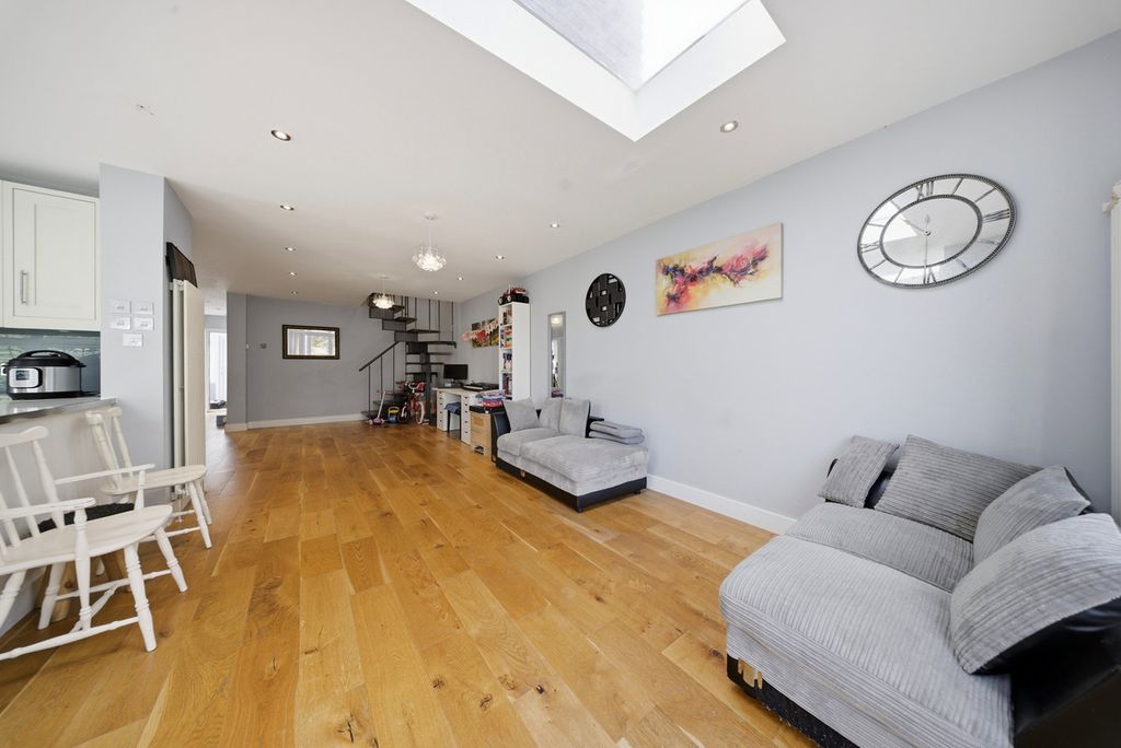 Additional image 3 of 5 bed semi-detached bungalow for saleHadley Road, Belvedere DA17