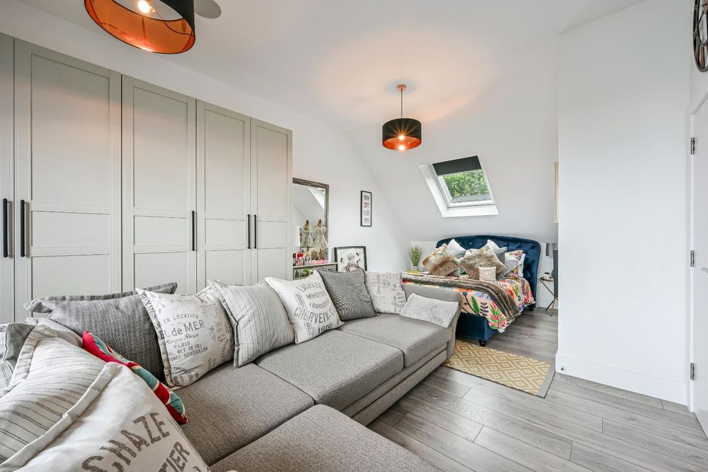 Additional image 21 of 4 bed property for saleSandersfield Road, Banstead SM7