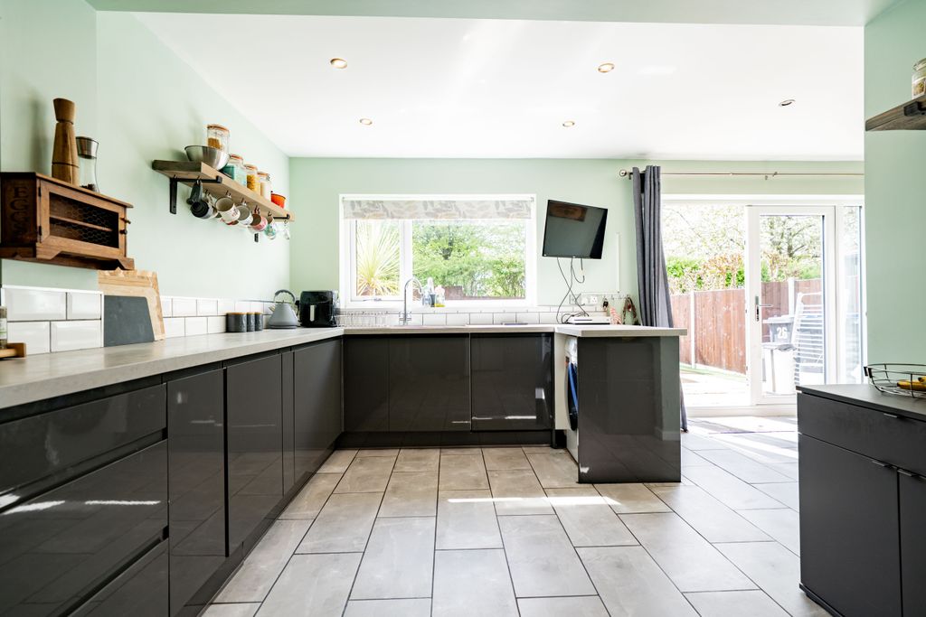 Additional image 5 of 3 bed semi-detached house for saleWhitcroft Close, Markfield, Leicestershire LE67