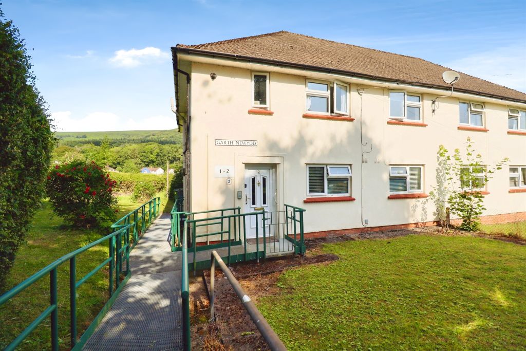 2 bed maisonette for saleGarth Newydd, Gwaelod-Y-Garth, Cardiff CF15
