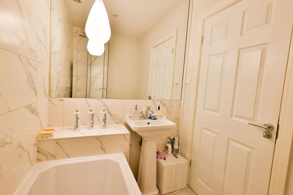 Additional image 16 of 2 bed flat for saleThe Gables, Albert Road, Colne BB8