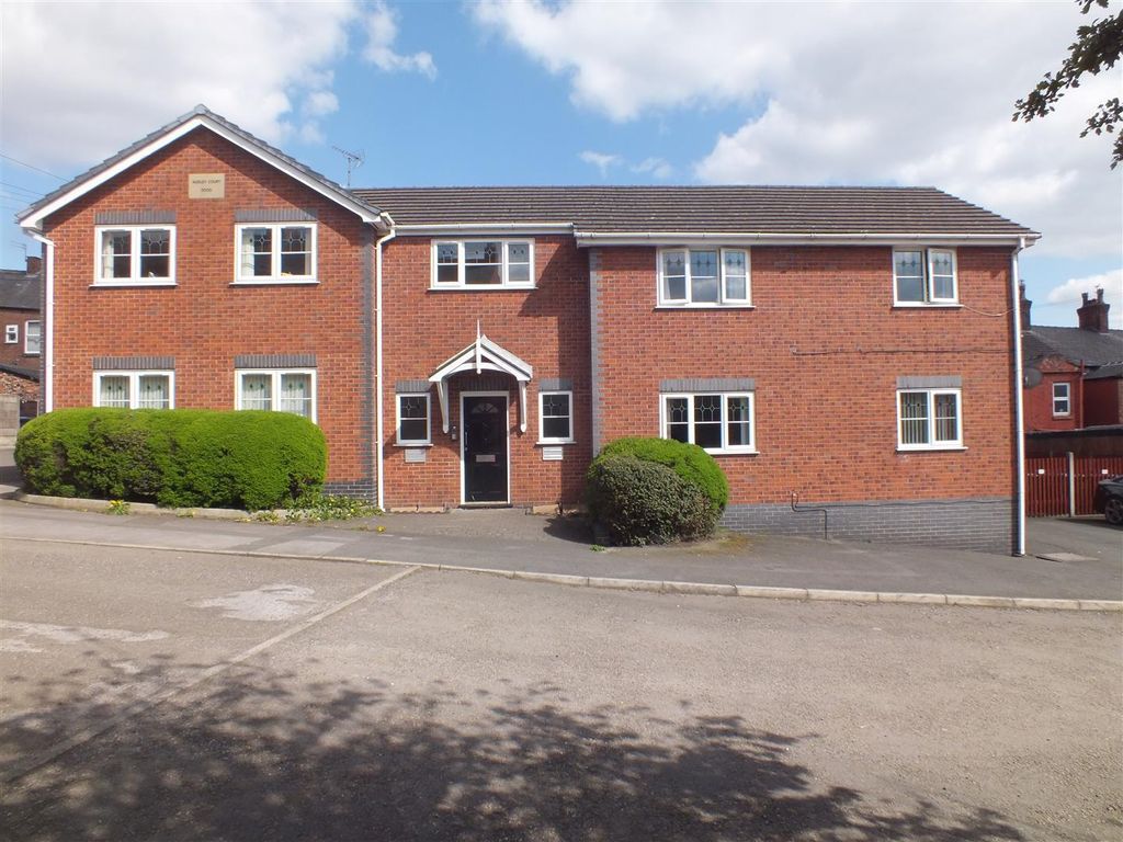 2 bed flat for saleAudley Court, Ashton-Under-Lyne OL6