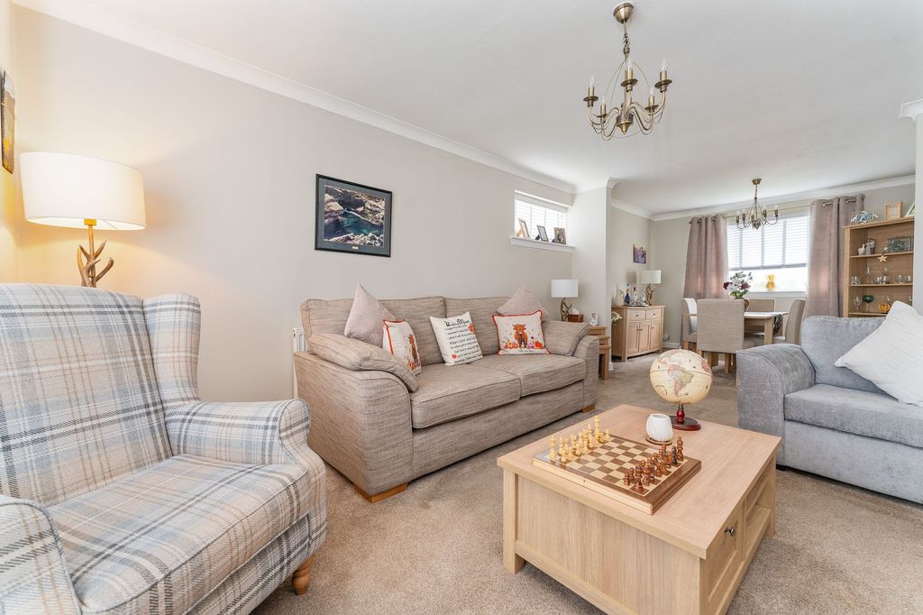 Additional image 6 of 2 bed flat for saleMackenzie Drive, Kilbarchan PA10