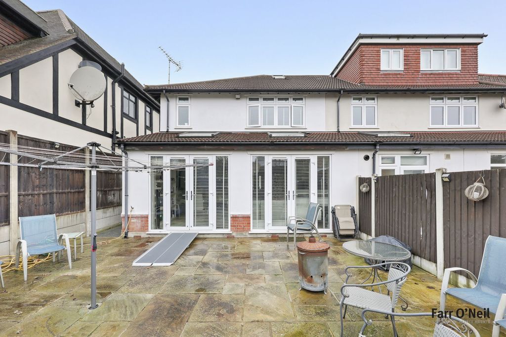 Additional image 25 of 3 bed end terrace house for salePalmerston Road, Buckhurst Hill IG9