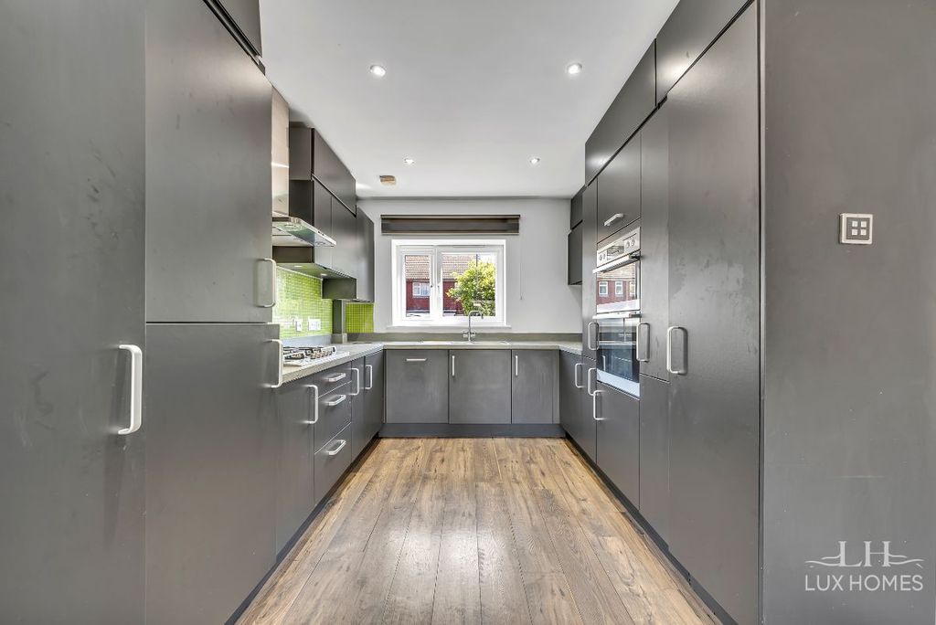 Additional image 5 of 5 bed detached house for salePinnacle Hill, Bexleyheath DA7