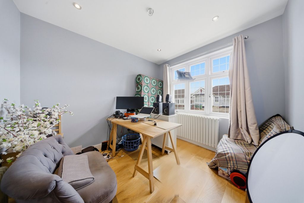 Additional image 11 of 5 bed semi-detached bungalow for saleHadley Road, Belvedere DA17