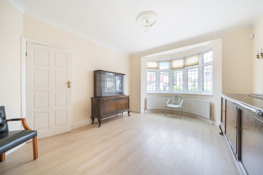 Additional image 5 of 4 bed detached house for saleDen Close, Beckenham BR3
