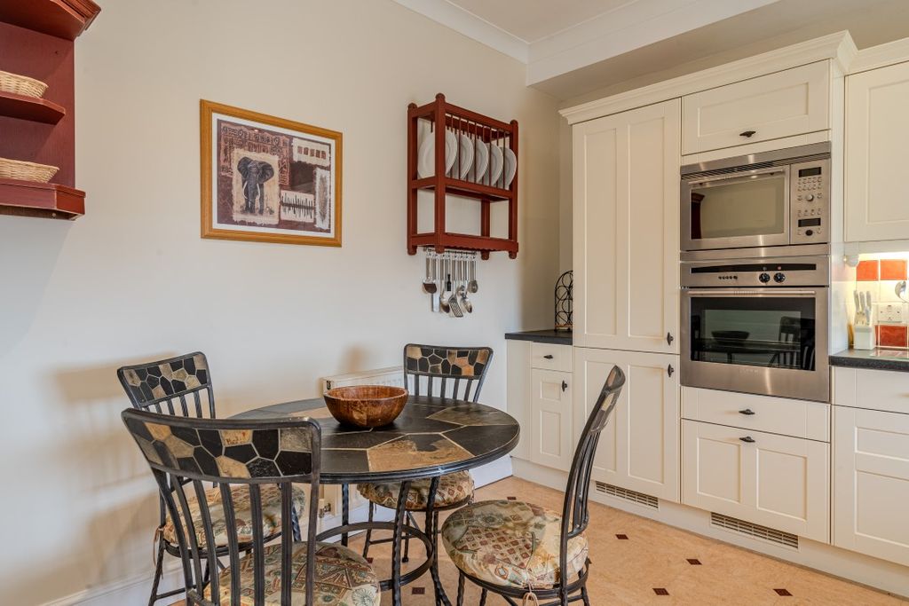 2 bed flat for saleBlyth View, Blythburgh IP19 photo 5