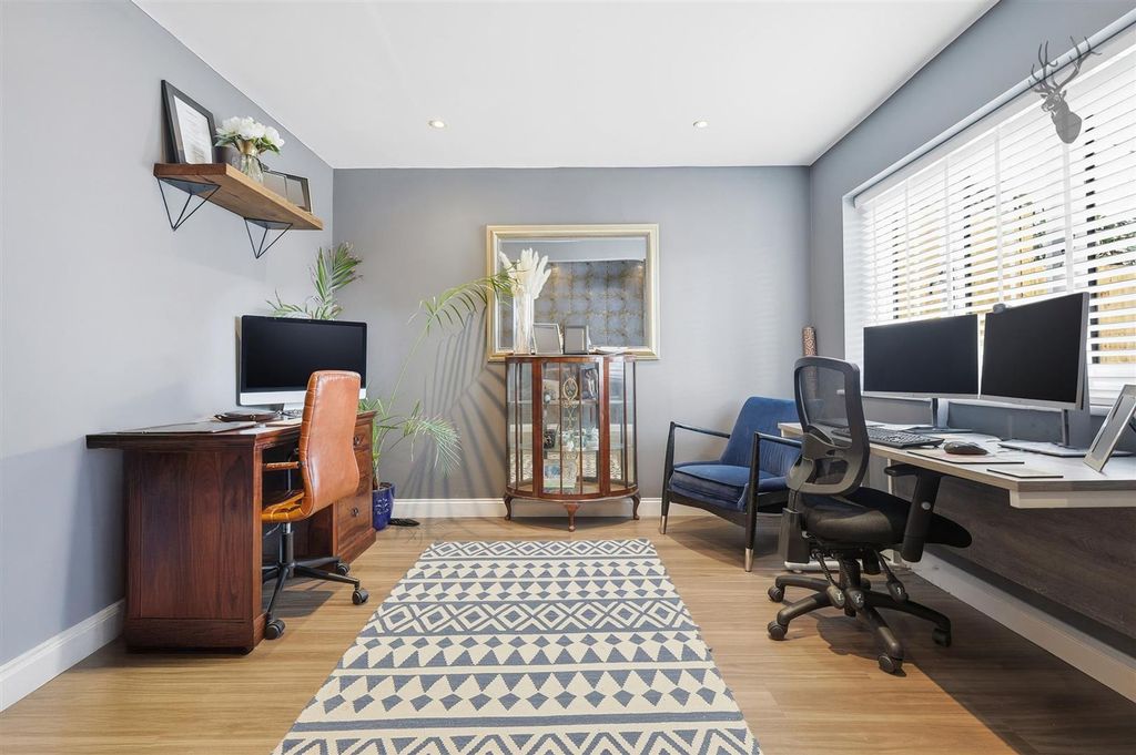 Additional image 6 of 4 bed detached house for saleRussell Road, Buckhurst Hill IG9