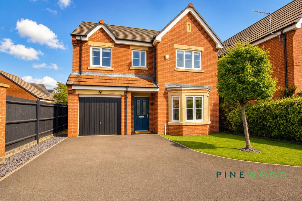 4 bed detached house for saleManor House Court, Chesterfield S41