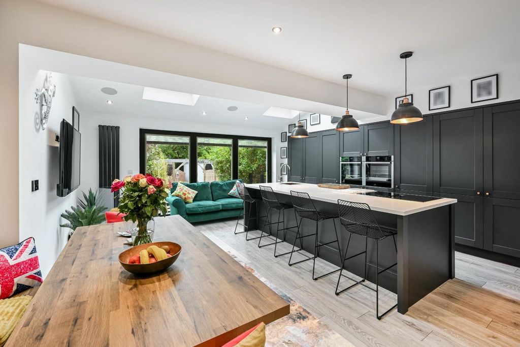 Additional image 7 of 4 bed property for saleSandersfield Road, Banstead SM7
