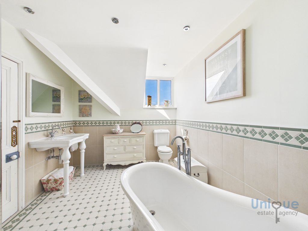 Additional image 25 of 5 bed semi-detached house for saleHeadroomgate Road, Lytham St. Annes FY8