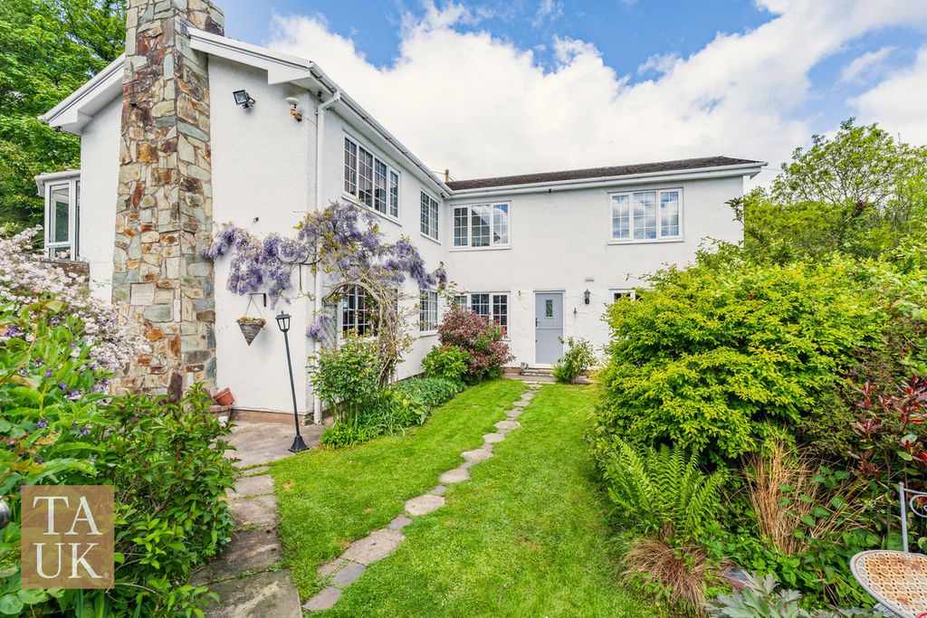 3 bed detached house for saleMilwr Road, Holywell CH8