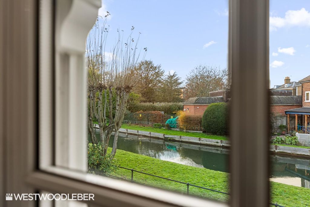 Additional image 2 of 4 bed detached house for saleStation Road, Broxbourne EN10