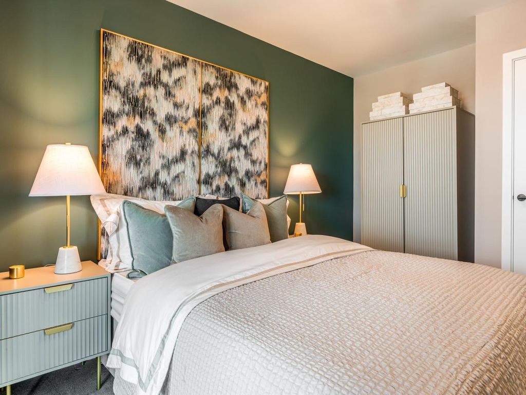 3 bed flat for saleCapital Interchange Way, Brentford TW8 photo 4