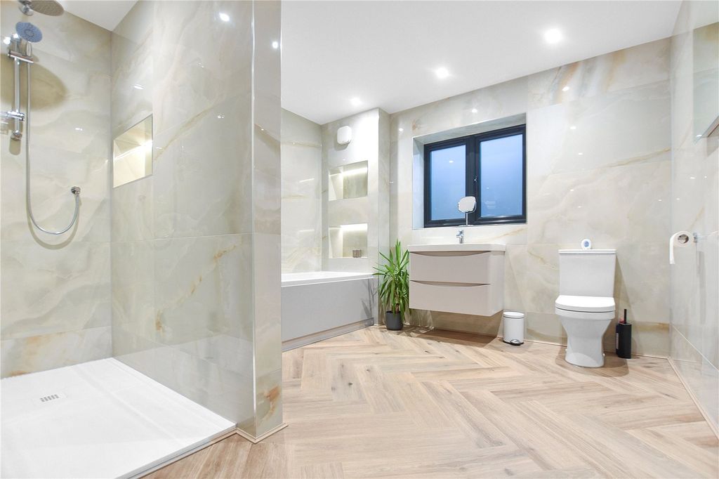 Additional image 24 of 5 bed bungalow for saleWoodlands Park, Bexley, Kent DA5