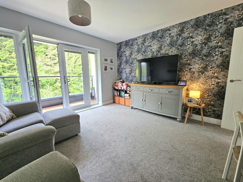 Additional image 6 of 2 bed flat for saleAshton Lane, Dursley GL11