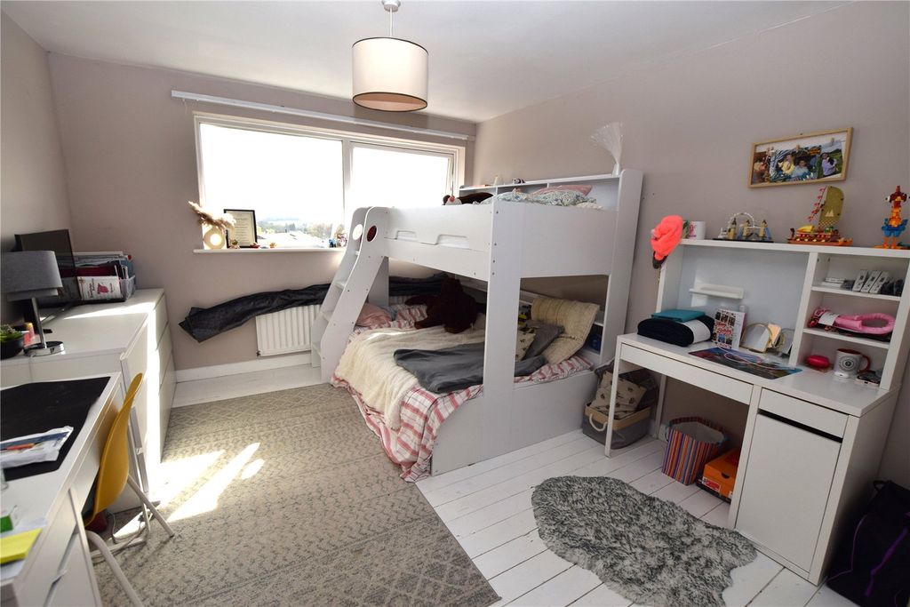Additional image 8 of 4 bed detached house for saleGrebe Close, Alton, Hampshire GU34