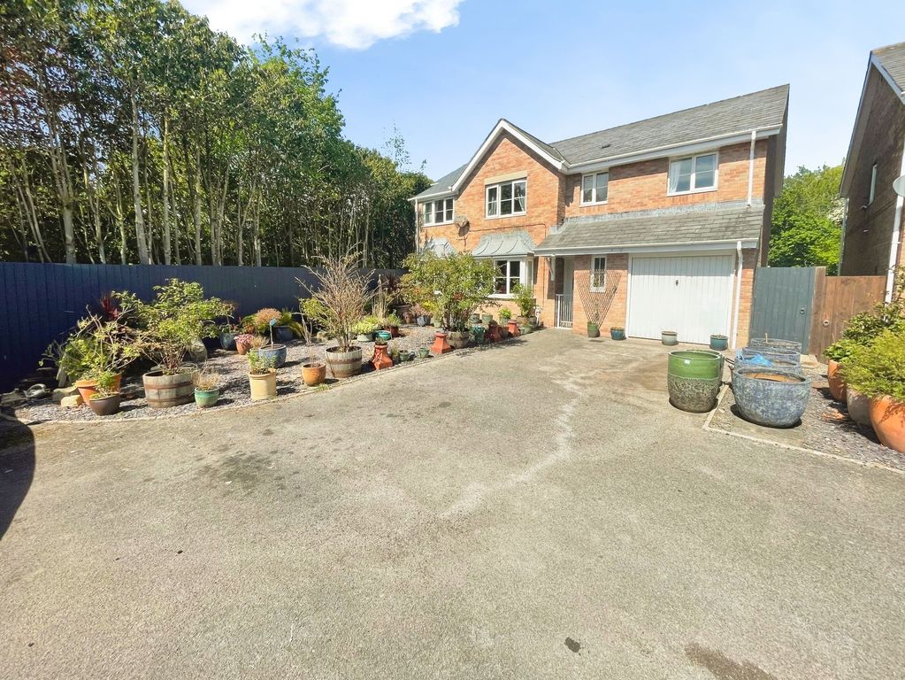 6 bed detached house for saleLlys Eglwys, Bridgend CF31