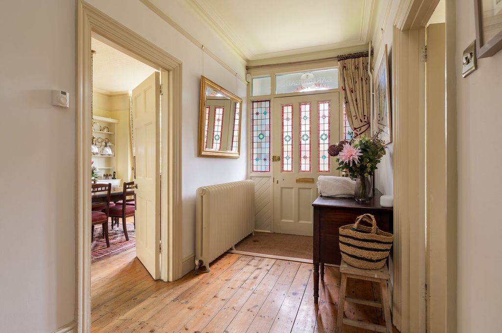 Additional image 6 of 5 bed detached house for saleChaucer Road, Bedford MK40