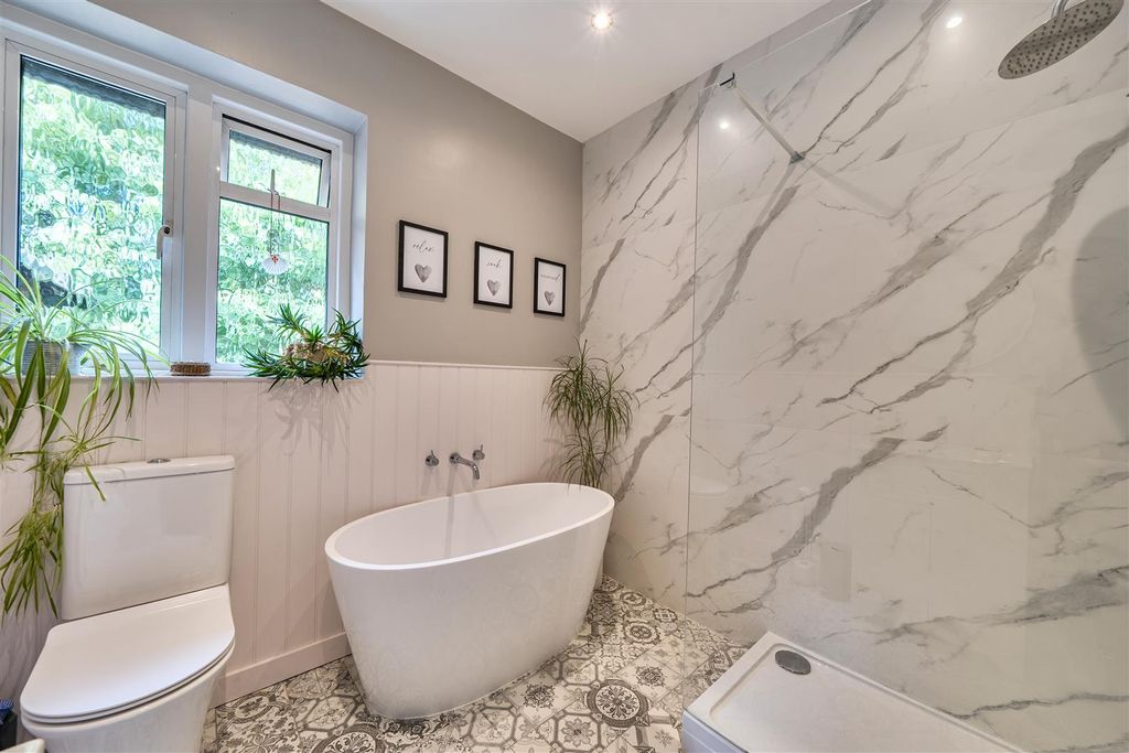 Additional image 19 of 3 bed flat for saleWinkworth Place, Banstead SM7