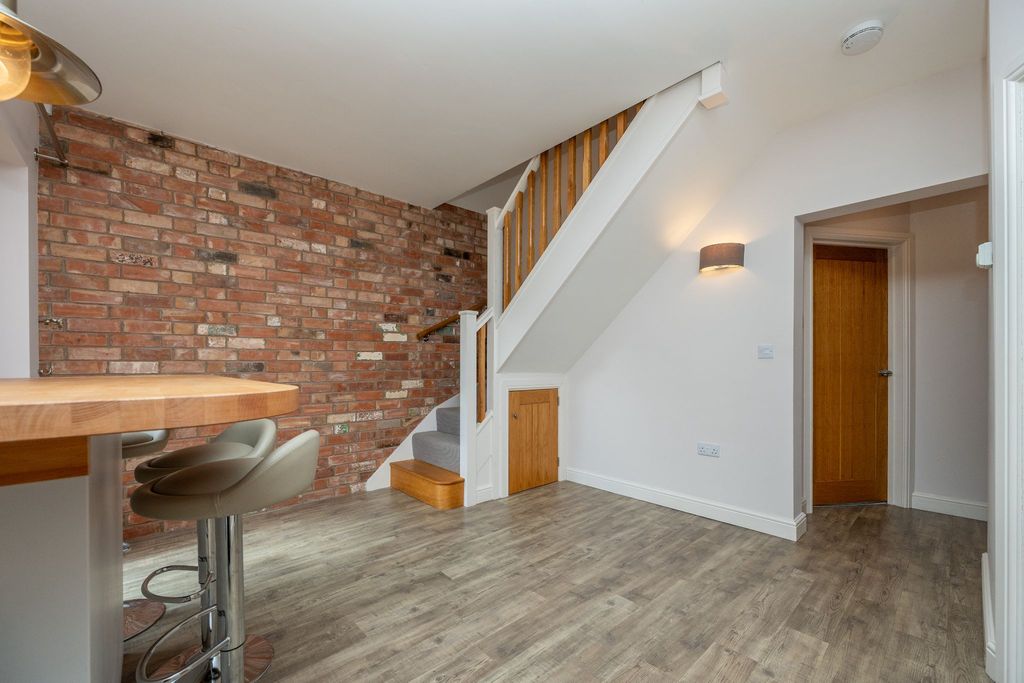 Additional image 7 of 3 bed semi-detached house for saleMoorfield Road, Alcester B49