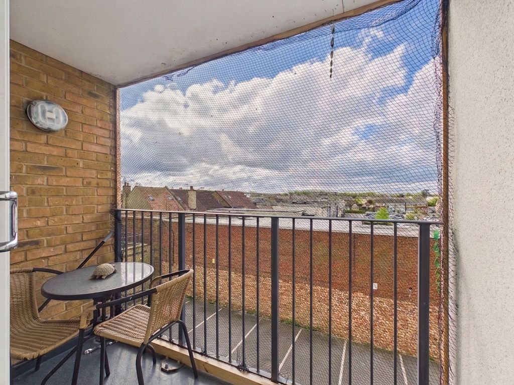 Additional image 13 of 2 bed flat for saleLambeth Court, Lambeth Road SS7