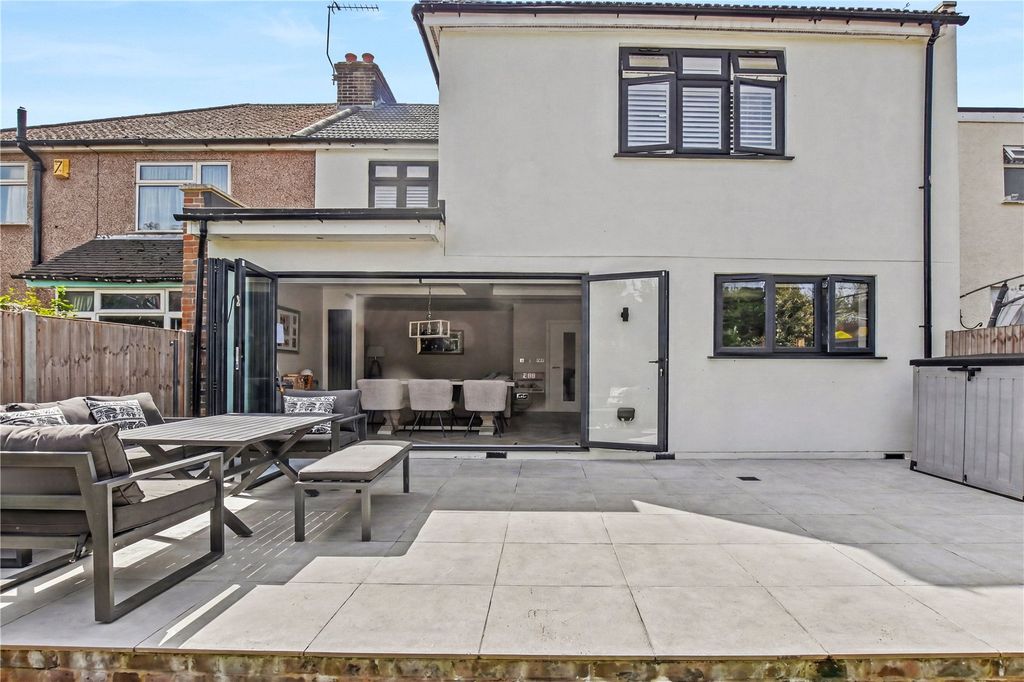 Additional image 14 of 4 bed semi-detached house for saleHaslemere Road, Bexleyheath DA7