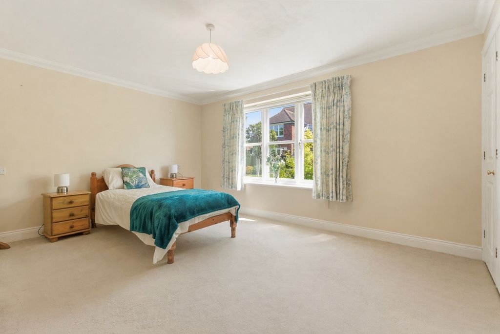 Additional image 7 of 2 bed flat for saleSt. Marys Court, Beaconsfield, Buckinghamshire HP9