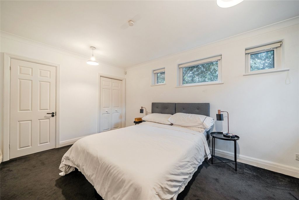 Additional image 15 of 3 bed flat for saleManor Place, Mavelstone Road, Bromley BR1