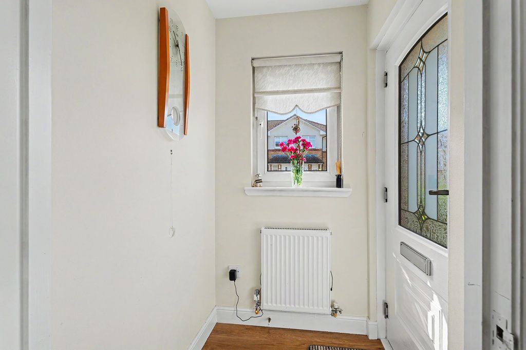 2 bed flat for saleDalmore Drive, Airdrie ML6 photo 5