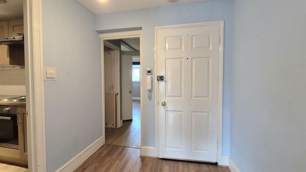 1 bed flat for saleMarket Square, Buckingham MK18 photo 5