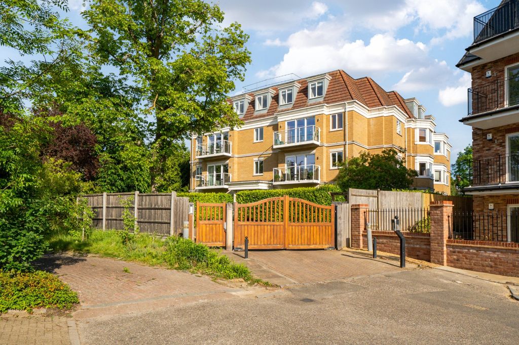 Additional image 9 of 3 bed flat for saleKemerton Road, Beckenham BR3