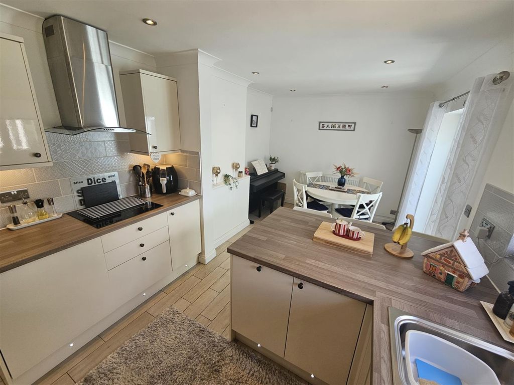 Additional image 7 of 3 bed semi-detached house for saleCadwgan Place, Fairwater, Cardiff CF5