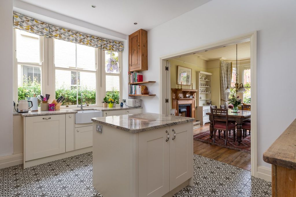 Additional image 7 of 5 bed detached house for saleChaucer Road, Bedford MK40
