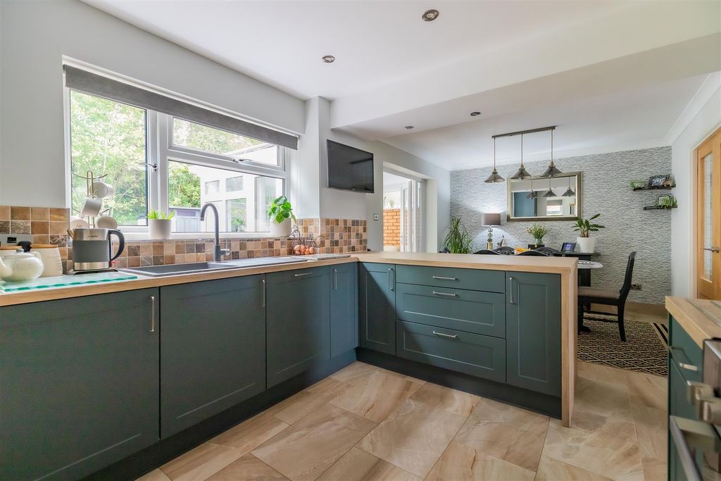 Additional image 2 of 4 bed property for salePatreane Way, Culverhouse Cross, Cardiff CF5