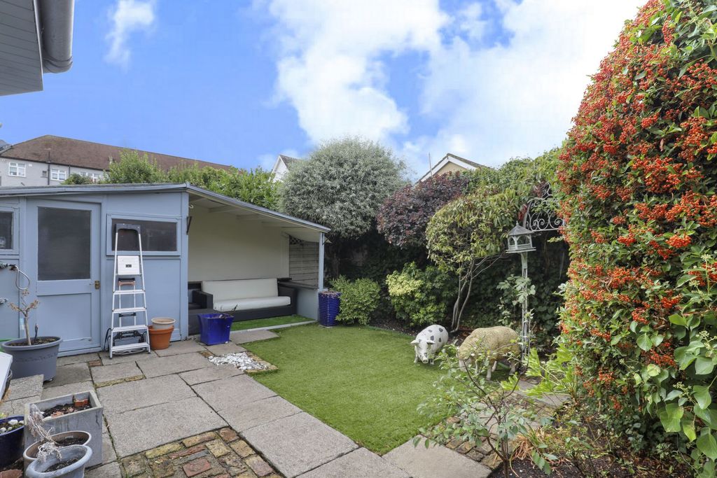 Additional image 30 of 4 bed link detached house for saleWestbury Lane, Buckhurst Hill IG9