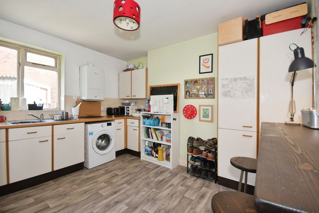 Additional image 3 of 1 bed flat for saleSpital Lane, Chesterfield, Derbyshire S41