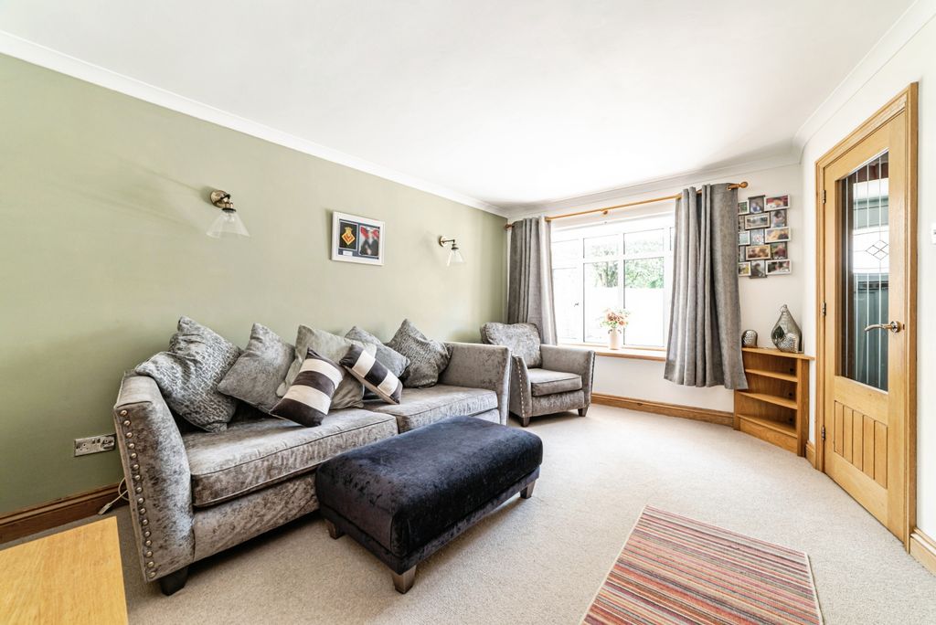 Additional image 7 of 4 bed detached house for saleSandpiper Way, Basingstoke RG22