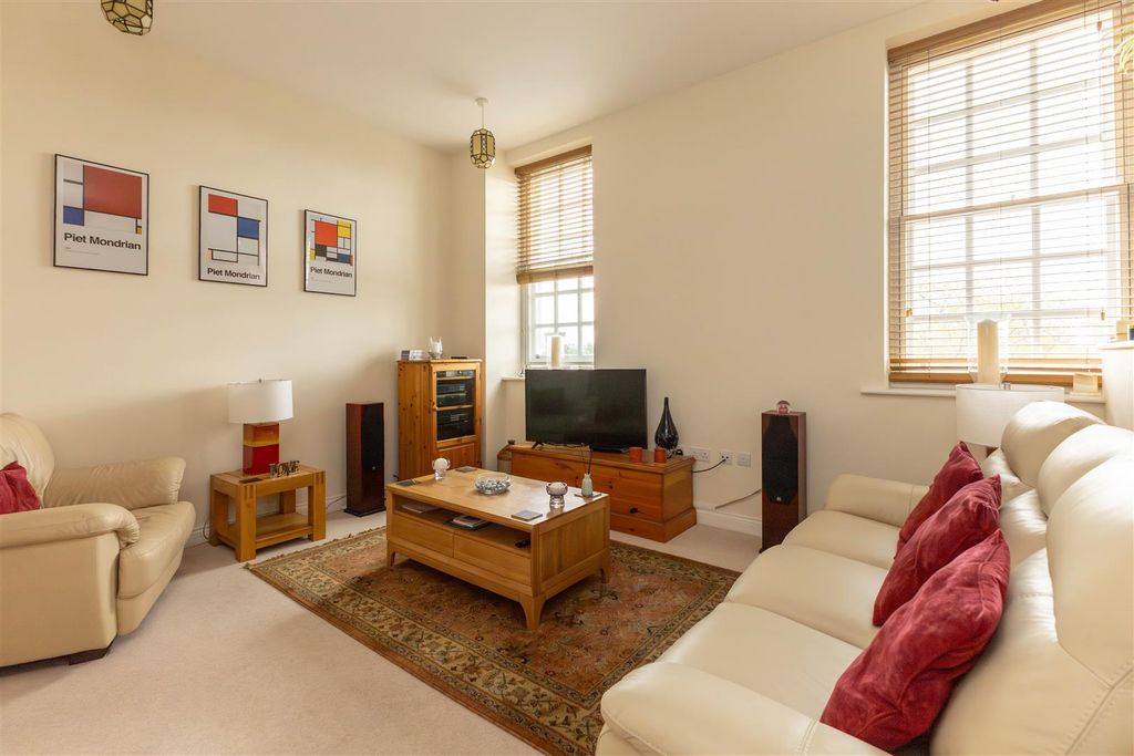 Additional image 3 of 3 bed flat for saleJames Walk, Bexhill-On-Sea TN40